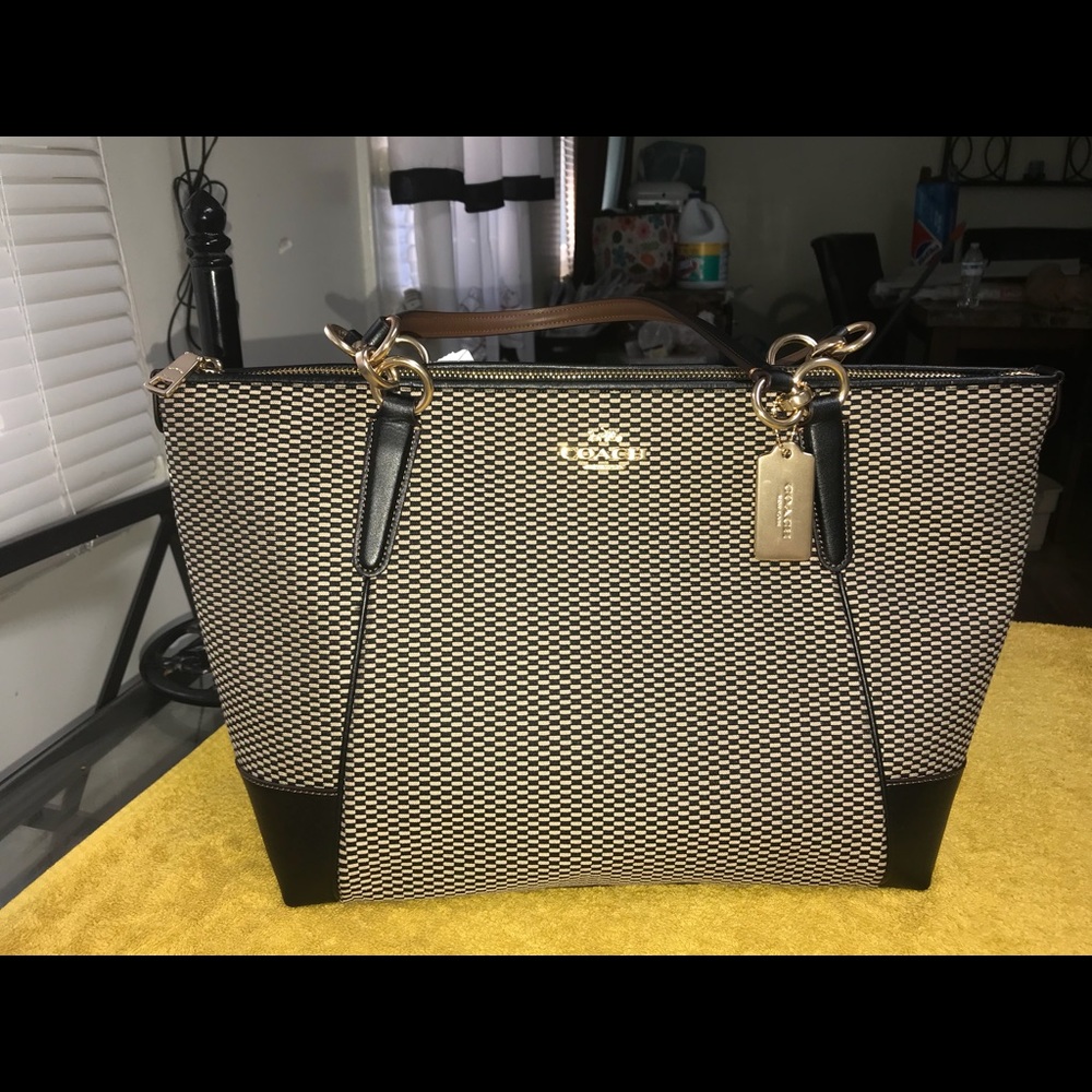 Sold!!! Authentic coach purse brand new with tag